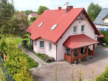 Dom z niezależnym mieszkaniem w Jabłowie – 193,75 m²