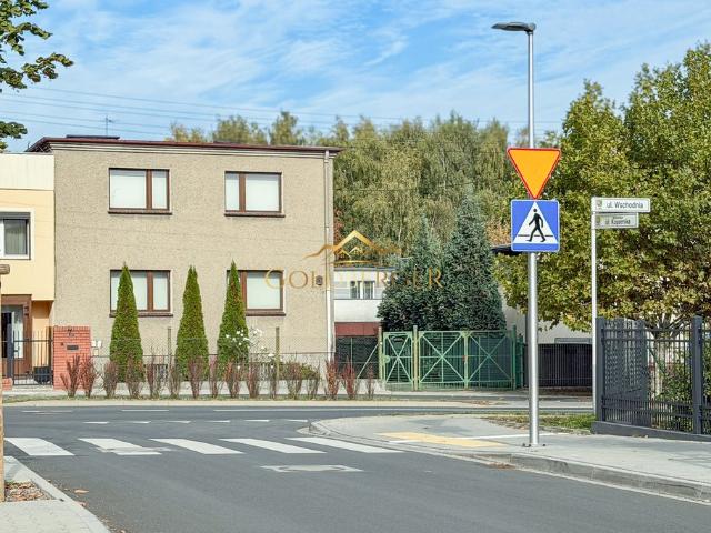 Dom z ogrodem, garażem i warsztatem w Luboniu