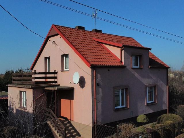 Dom z ogrodem i garażem w Gnieźnie, 105 m2
