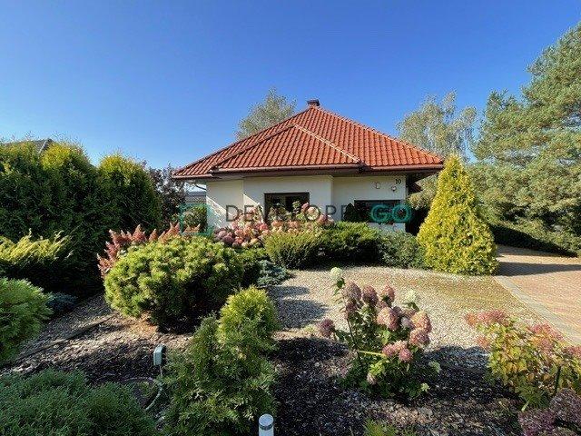 Dom z ogrodem 187 m² w Jurowcach nowoczesny, funkcjonalny