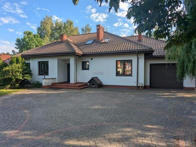 Dom, Złotokłos, 239.00 m², sprzedam dom