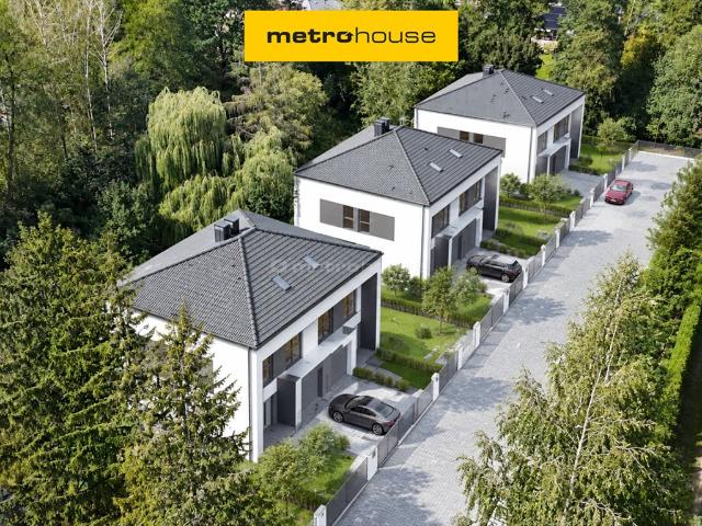 Dom z poddaszem 67 m² w Złotokłosie kameralna zabudowa