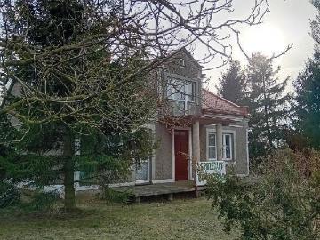 Dom z potencjałem, 80 m², garaż i budynki gospodarcze