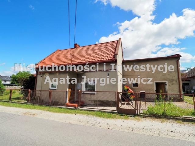 Dom z potencjałem 86 m2 na dużej działce 1300 m2 z garażem