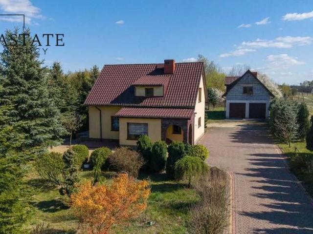 Dom z potencjałem 121 m² z własnym stawem i dużą działką