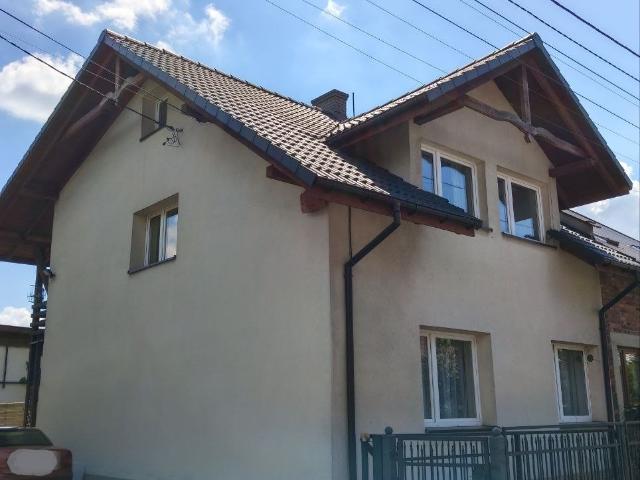 Dom z potencjałem w Czułowie, 110 m², garaże i ogród