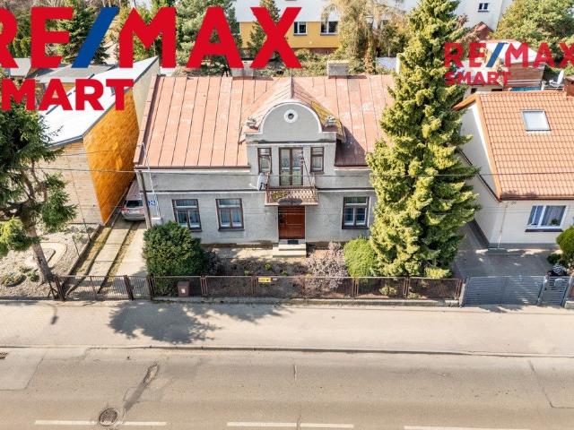 Dom z potencjałem w centrum Grójca, 200 m², 2 wejścia polecam