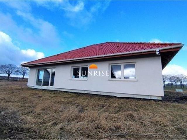 Dom z potencjałem 134 m² w Siemyślu, stan surowy zamknięty