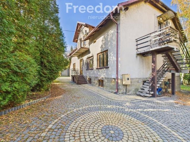Dom z potencjałem inwestycyjnym 396 m² Kalwaria Zebrzydowska