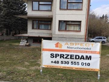 Dom z potencjałem na dużej działce w Łańcucie