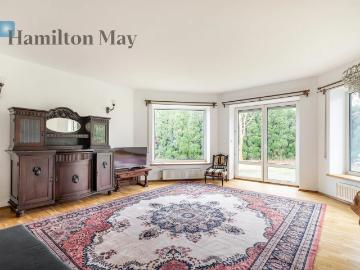 Dom z przestronnym i zadbanym ogrodem Hamilton May