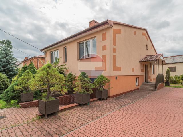 Dom, Zwoleń, Romualda Traugutta, 85.00 m², sprzedam dom