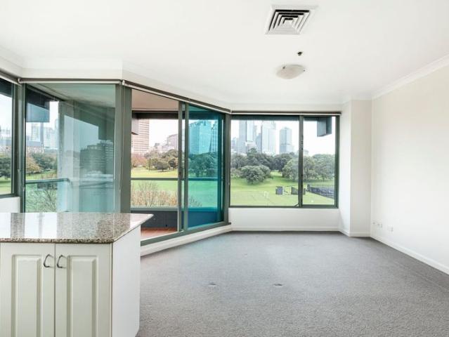 'Domain' apartment with iconic Sydney views