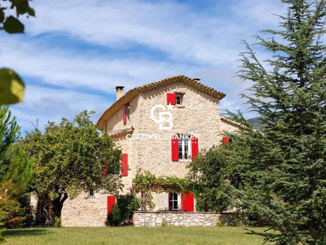 Domaine naturel de 15 hectares 205m² Sisteron