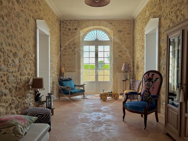 Domaine authentique avec vignoble et potentiel équestre 379m² Sauveterre de Guyenne