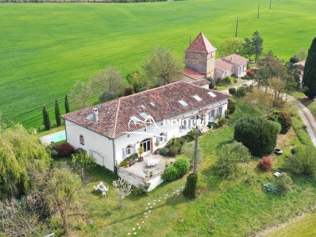 Domaine avec 2 habitations & Chambre d'hôtes 584m² Saint Lys