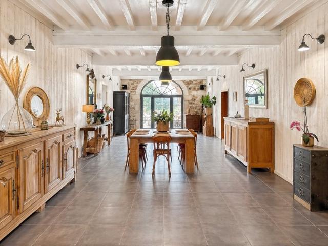 Domaine avec maison, 3 gîtes en activité, piscine et 7 ha 408m² Peyrehorade