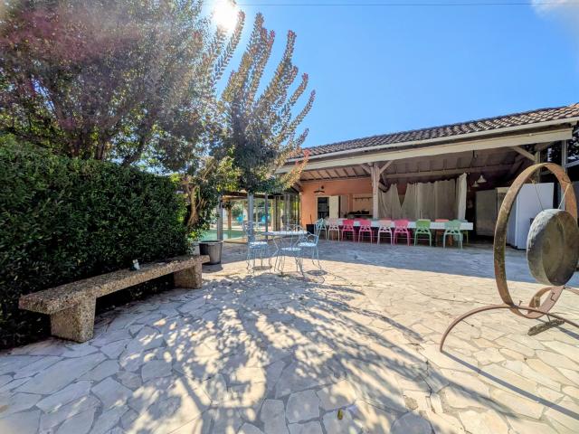 Domaine avec piscine vue Pyrénées 665m² Montégut Arros