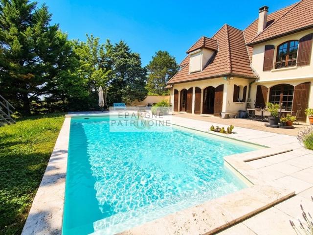Domaine à Diemoz Maison 6 chambres sur une parcelle de 3300m2