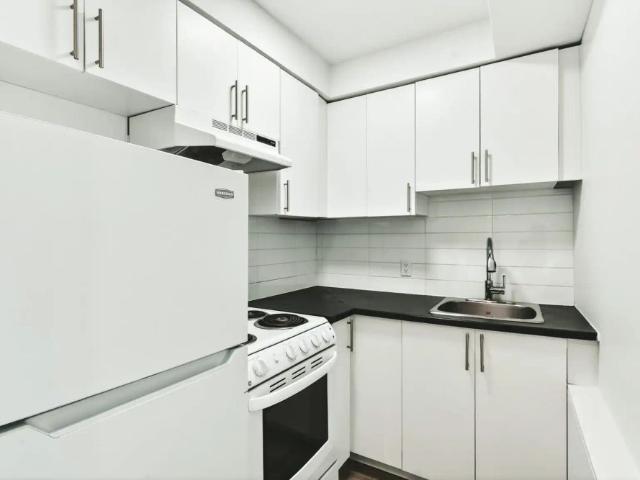 Domaine Choisy — Classic 1 Bedroom + Den