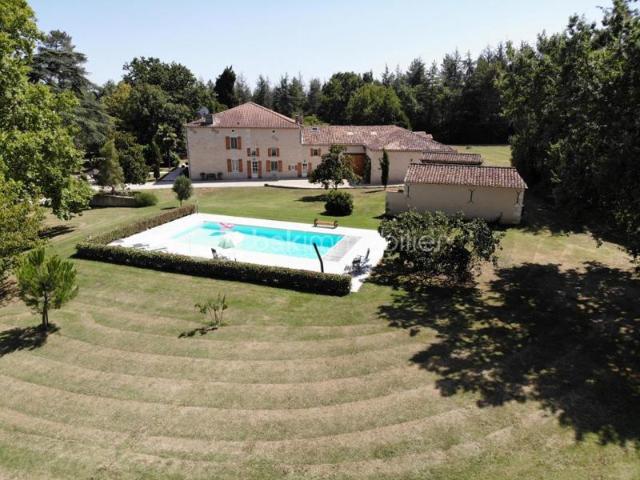 Domaine d’Exception avec Forêt et Dépendances