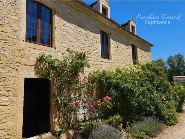 Domaine de caractère à Salignac Eyvigues – Grands volumes, charme et potentiel touristique