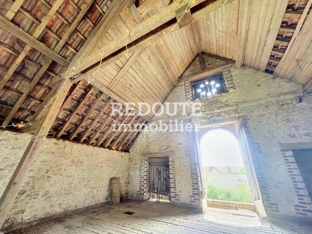 Domaine de caractère avec anciennes écuries, dépendances et fort potentiel d'aménagement – Proche de Reims