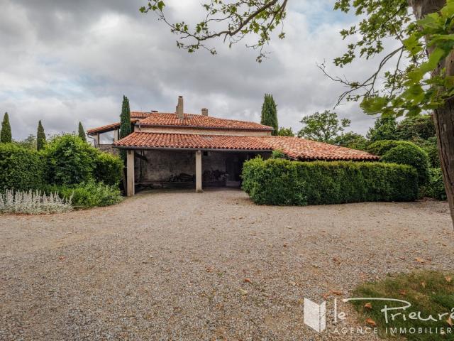 Domaine de caractère avec grande maison familliale, gîte ind. 402m² Lombers