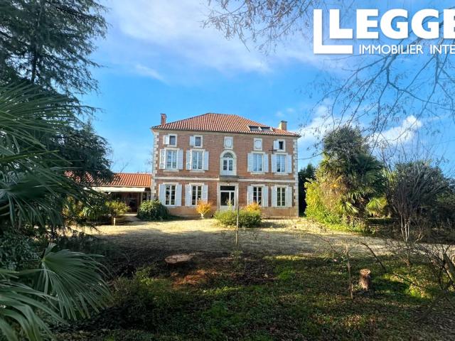 Domaine de caractère restauré près de Nogaro, piscine, gîtes, parc, idéal projet touristique ou familial