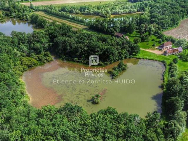 DOMAINE DE CHASSE D'EXCEPTION DE 58,5 HECTARES ÉTANGS, RIVIÈRE ET ANCIEN MOULIN
