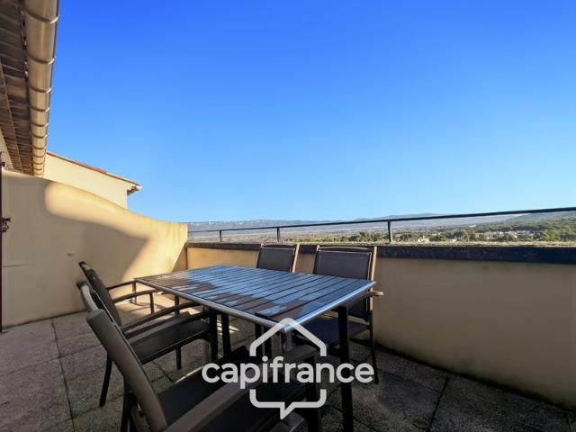 Domaine de Pont ROYAL entre CIEL & LUBERON appartement soigné de 40 m2 dernier étage vue panoramique avec terrasse secteur et piscine résidentielle
