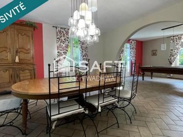 DOMAINE DE PRESTIGE 263 m² PISCINE PARC 1,5HA
