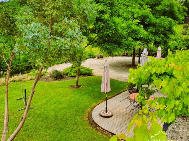 Domaine de prestige: 5 hectares avec maison rénovée, chambre. 394m² Padirac
