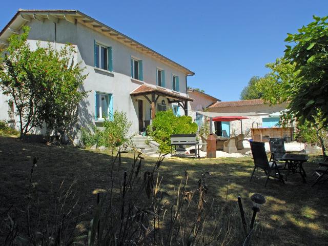 Domaine De 8,56 Ha 135m² Nanteuil Auriac de Bourzac