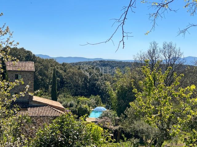 Domaine d'exception au coeur de la nature avec piscine sur p. 152m² Saint Ambroix