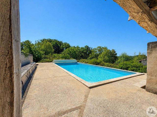 Domaine d'exception avec 3 maisons, piscine, 10 ha 445m² Villeréal