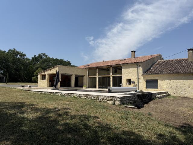 Domaine d'Exception de 2,5 Hectares Maison de Prestige, Gîte et Dépendances La Romieu Gers
