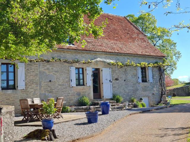 Domaine d'exception du XVIIIe siècle, composé de 4 gîtes et. 760m² Gramat