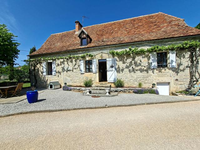 Domaine d'Exception en Quercy: Un Hameau de Pierre au Coeur du Causse de Gramat750 m2