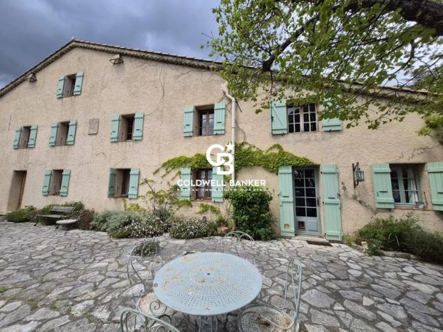 Grosse baisse de prix: OPPORTUNITE Seillans, 3 habitations sur 7 hec