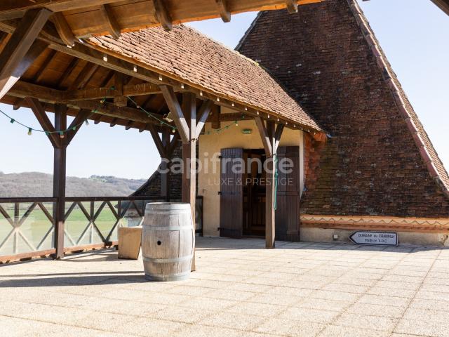 Domaine exceptionnel, 12 Ha, 1 maison et grande bâtisse de 1930, grange de stockage, 30 min de Pau