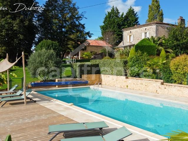 Domaine en hameau privé avec activité touristique Cadre d’exception entre Lot et Dordogne