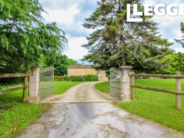 Domaine en pierre avec étangs et dépendances – Art de vivre en Dordogne, à 15 min de Bergerac