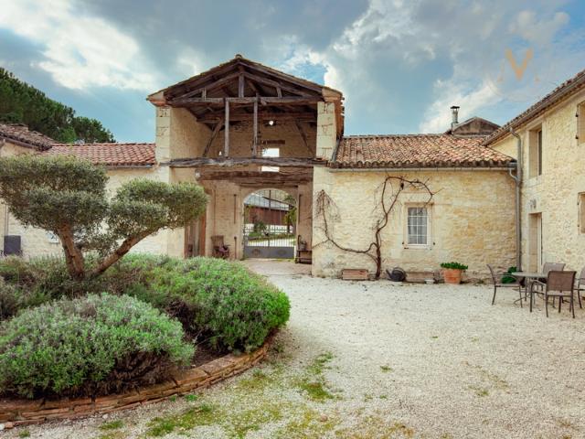 Domaine équestre de prestige au cœur de 18 hectares – Élégance, nature et art de vivre proche de THEZAC 47