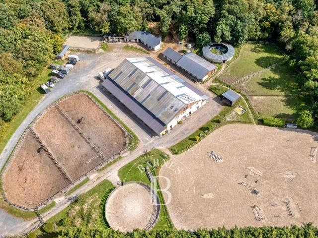 Domaine Équestre en Normandie, à quelques kilomètres de Deau. m² Villerville
