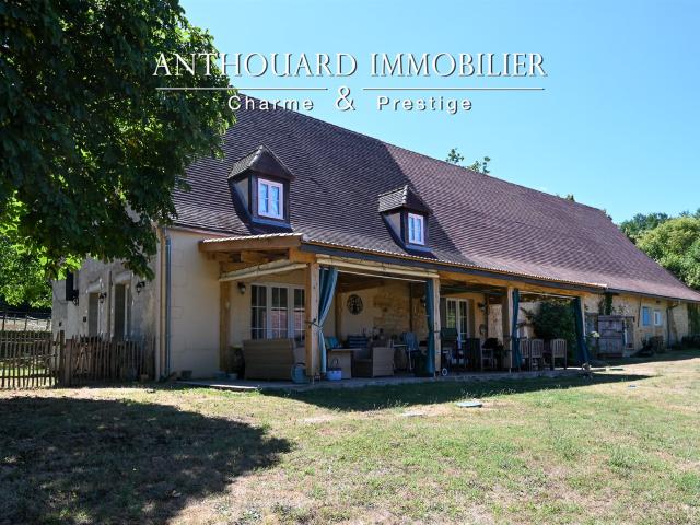 Domaine équestre sur 17ha, Gîtes, piscine 400m² Lalinde