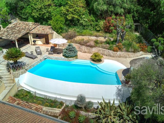 Domaine fermé proche commodités 386m² Nice