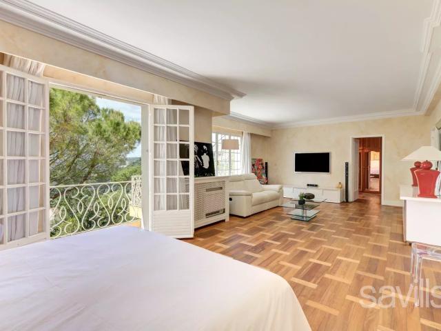 Domaine fermé proche commodités 386m² Nice