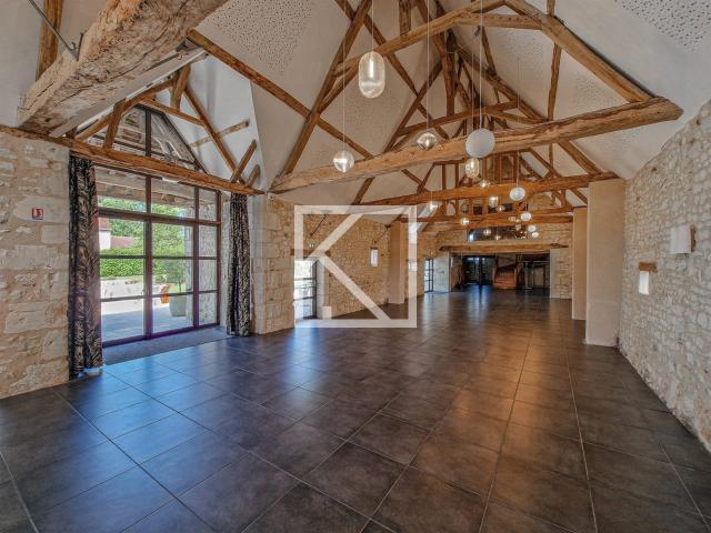 Domaine gîte et évènementiel 561m² Bossée