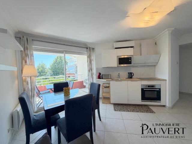 Domaine Juan Flore, Appartement T3 Meublé avec parkings location longue durée